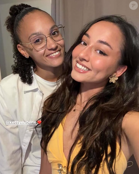 "Je les vois tellement comblées, elles sont trop mignonnes. Ketty est juste adorable, je l’adore. La relation est hyper saine", assure-t-elle.

La famille Gayat, star de "Familles nombreuses, la vie en XXL".