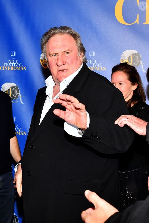 Dans la mini-série réalisée par Josée Dayan en 1998, à l'époque, c'est Gérard Depardieu qui avait relevé le défi d'interpréter le personnage d'Edmond Dantes/Monte Cristo. 

Gérard Depardieu lors de la soirée de clôture de la 3eme édition du Festival Cinéroman à Nice, le 24 octobre 2021.  © Bruno Bebert / Bestimage