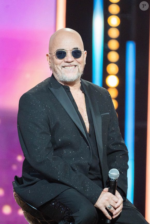 Sur certaines sites, les toiles de l'artistes sont présentées comme "vendues". La preuve qu'il a fait sa place dans le domaine. 

Pascal Obispo lors du Téléthon 2024, à Saint Denis, près de Paris, France, le 29 novembre 2024. Photo par Alexis Jumeau/Abaca