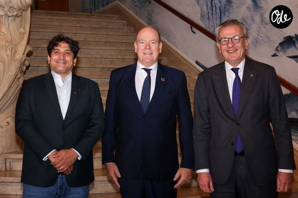 Le chel Mauro Colagreco, le prince Albert II de Monaco et Laurent Gardinier, président des Relais & Châteaux assistent au Relais & Chateaux "World Culinary Council" au musée Océanographique d Monaco, le 9 octobre 2023. © Claudia Albuquerque/Bestimage