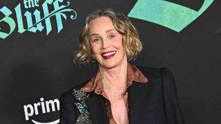 Sharon Stone, 68 ans : "Je m'entraîne une heure et demie, cinq jour sur sept, dans ma piscine"