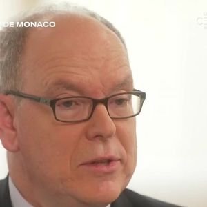 À 67 ans, le prince s’est exprimé avec une sincérité touchante sur sa vie de père...

Interview d'Albert de Monaco dans "50' Inside"