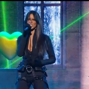 Radieuse, la jolie chanteuse de 39 ans semblait sur un petit nuage.

Les Enfoirés 2025, TF1, 7 mars 2025