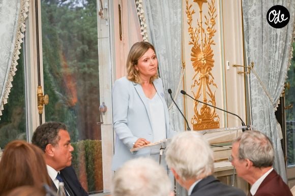 Dans le cadre d'un prestigieux dîner du Cercle de la Revue des Deux Mondes

Exclusif - Yaël Braun-Pivet - Quelques semaines après avoir ouvert la Journée de l'Assemblée nationale dédiée à l'Engagement, le samedi 11 avril 2026, M.Ladreit de Lacharrière a reçu Y.Braun-Pivet pour un prestigieux dîner du Cercle de la Revue des Deux Mondes, le 8 juin 2026. 
© Jack Tribeca / Bestimage