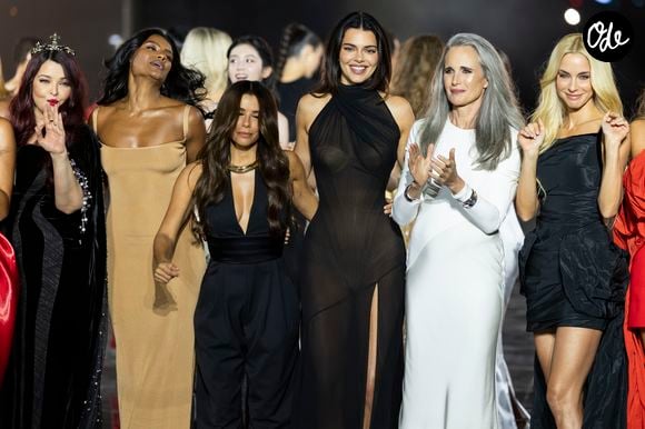 Céline Dion s'est ensuite retrouvée entourée des égéries de la marque L'Oréal

Aishwarya Rai Bachchan, Simone Ashley, Eva Longoria, Kendall Jenner, Andie MacDowell, Doukissa Nomikou – Défilé L’Oreal Paris « Express Your Worth » à Paris, France, le 29 septembre 2026. © Olivier Borde / Bestimage