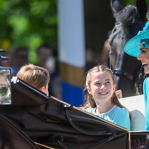 La princesse Charlotte, Catherine, princesse de Galles, le prince George et le prince Louis pendant le défilé des couleurs 2025, à Londres, Royaume-Uni, le 14 juin 2025. Photo by Zak Hussein/Splash News/ABACAPRESS.COM
