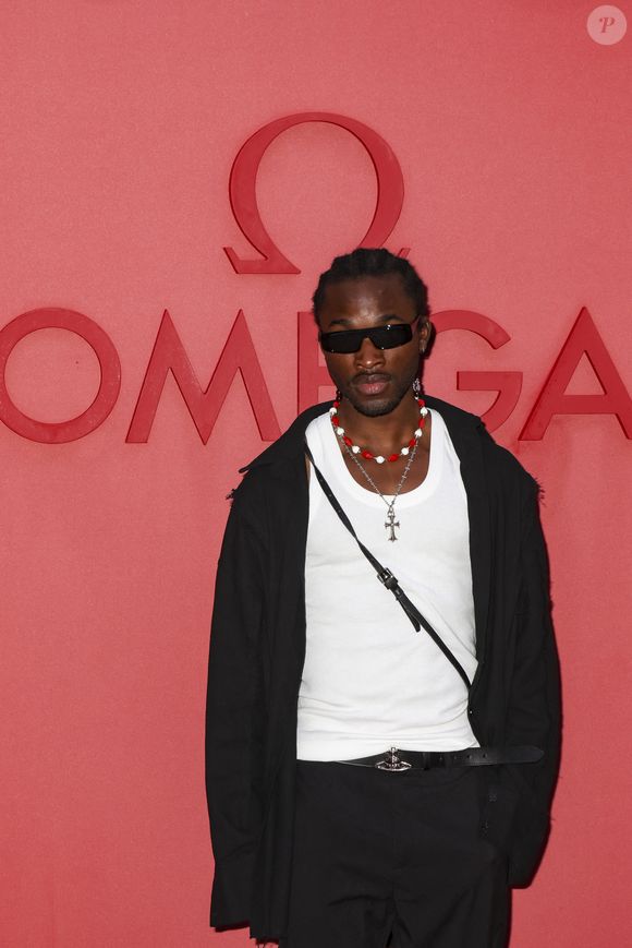 Il s’est éteint dans la nuit du 16 au 17 mai 2025 à seulement 31 ans. Son producteur a annoncé la nouvelle sur X, plongeant le monde du rap dans la stupeur.

Werenoi au photocall  de la soirée d’ouverture  de la « Maison Omega » à l'hôtel de Poulpry, Maison des Polytechniciens pour les JO 2024 (Jeux Olympiques 2024)  à Paris, France, le 27 juillet 2024. Le chronométreur officiel des Jeux Olympiques et Paralympiques a donné une soirée pour l'ouverture de sa maison exclusive à l'occasion de Paris 2024. © Olivier Borde - Jack Tribeca /Bestimage