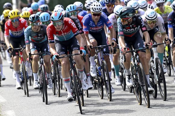 L’ancien cycliste colombien est accusé par deux paramilitaires de leur avoir ordonné d’éliminer 4 de ses voisins

Peloton durant le Tour de France 2023 à Bayonne le 3 juillet 2023. Photo News / Panoramic / Bestimage