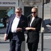 Pour Philippe Labro, Laeticia Hallyday ne vient pas les mains vides : Un cadeau "signé" de Johnny devant des personnalités nombreuses