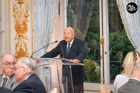 Exclusif - Marc Ladreit de Lacharrière - Quelques semaines après avoir ouvert la Journée de l'Assemblée nationale dédiée à l'Engagement, le samedi 11 avril 2026, M.Ladreit de Lacharrière a reçu Y.Braun-Pivet pour un prestigieux dîner du Cercle de la Revue des Deux Mondes, le 8 juin 2026. 
© Jack Tribeca / Bestimage
