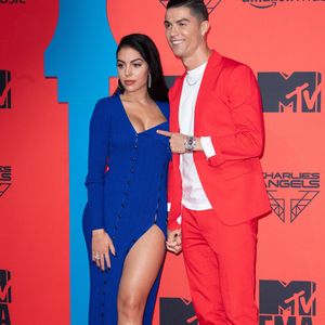 "Oui, je le veux. Dans celle-ci et dans toutes mes vies", a-t-elle commenté en légende

Cristiano Ronaldo et Georgina Rodriguez assistent aux MTV EMAs 2019 au centre de conférences et d'expositions FIBES le 03 novembre 2019 à Séville, en Espagne. Photo by David Niviere/ABACAPRESS.COM