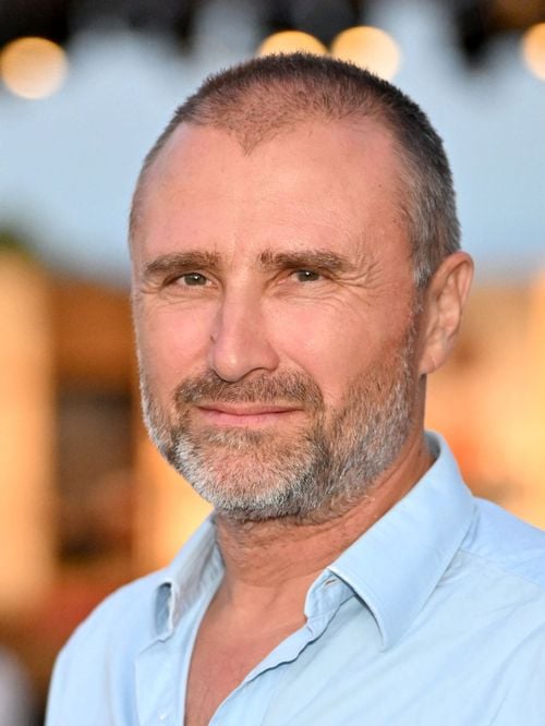 Entre Alexandre Brasseur et son beau-fils dont le père est un célèbre acteur, les liens sont particuliers : "Il suffit d'un regard"