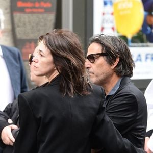 Charlotte Gainsbourg, Yvan Attal - Sorties des obsèques de Jane Birkin en l'église Saint-Roch à Paris. Le 24 juillet 2023
© Jacovides-KD Niko / Bestimage