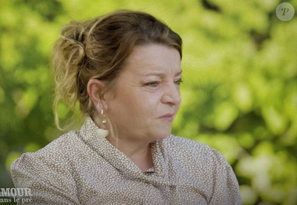 "C'est définitif. Il y avait des différends. J'ai exprimé le fait d'avoir besoin de plus d'attentions de sa part mais Jean-Louis ne peut pas m'en apporter. J'ai besoin d'être rassurée et il ne me donne pas de la façon que j'aimerai", a regretté Isabelle, précisant toutefois que c'est l'éleveur qui l'avait quittée.

Jean-Louis et Isabelle lors du bilan de L'amour est dans le pré