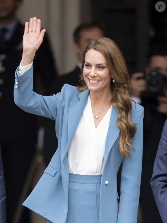 Son Altesse Royale, Catherine, Princesse de Galles (Catherine (Kate) Middleton, princesse de Galles), visite de 2 jours en Italie. À son arrivée à la mairie de Reggio Emilia, elle est accueillie par le maire de la ville, Marco Massari, le 13 mai 2026. © GoffPhotos/Bestimage