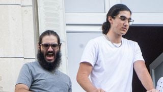 Céline Dion : "Golf tous les jours dans l'Ouest parisien", le beau programme de ses jumeaux de 15 ans Nelson et Eddy pour leurs séjour à Paris