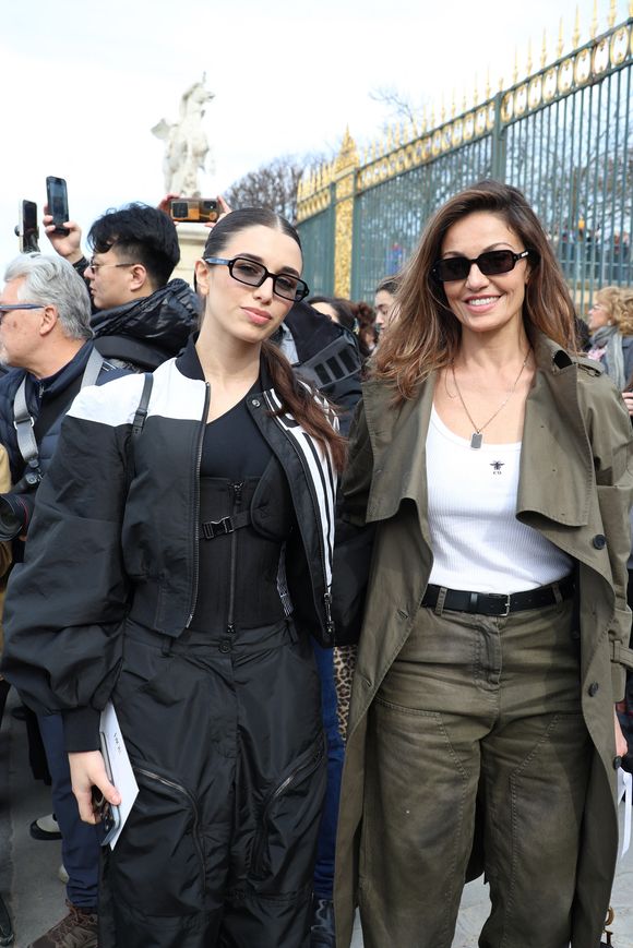 Shana Leelee Chasman et Nadia Farès aux arrivées au défilé Christian Dior Mode Féminine Prêt-À-Porter Automne/Hiver 2025-2026 lors de la Fashion Week de Paris (PFW), à Paris, France, le 4 mars 2025. © Denis Guignebourg/Bestimage
