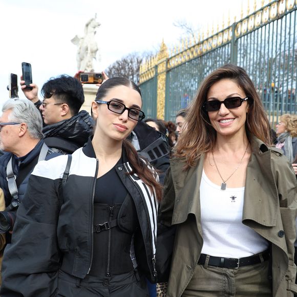 Shana Leelee Chasman et Nadia Farès aux arrivées au défilé Christian Dior Mode Féminine Prêt-À-Porter Automne/Hiver 2025-2026 lors de la Fashion Week de Paris (PFW), à Paris, France, le 4 mars 2025. © Denis Guignebourg/Bestimage