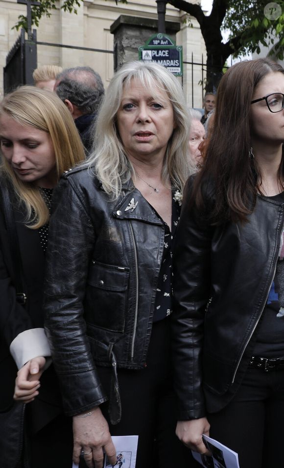 Natala, sa cadette, a eu une amourette avec une gigantesque star d'Hollywood en la personne de...

Natala, la fille de Dick Rivers,  lors des obsèques de Dick Rivers en l’église Saint-Pierre de Montmartre à Paris le 2 mai 2019. © JLPPA / Bestimage
