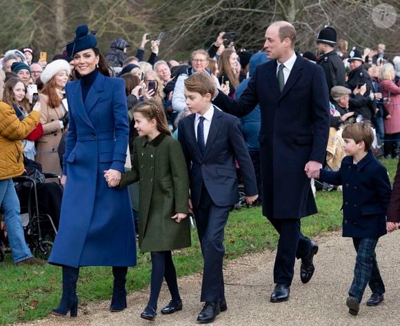 Le prince William, prince de Galles, et Catherine (Kate) Middleton, princesse de Galles, avec leurs enfants le prince George de Galles, la princesse Charlotte de Galles et le prince Louis de Galles - Messe de Noël à Sandringham, le 25 décembre 2023.