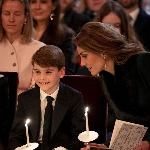 Le prince Louis et la princesse de Galles pendant la cérémonie de chants Together At Christmas à l'abbaye de Westminster à Londres. Date de la photo : Vendredi 5 décembre 2025. ... Ensemble à Noël 2025 le 5 décembre 2025. Photo : Aaron Chown/PA Wire/ ABACA / PA Photos