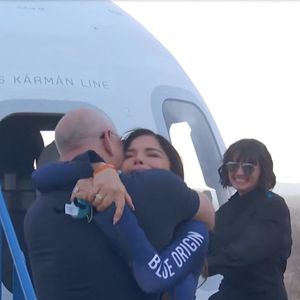Picture MUST credit: Blue Origin
 Pop star Katy Perry and Lauren Sanchez , the fiancée of Amazon billionaire Jeff Bezos, amongst the six women in a space flight aboard the Jeff Bezos Blue Origin rocket .
Blue Origin's 11th human flight, NS-31, lifted off from Site One in West Texas for the trip in 
The six women are: former NASA rocket scientist Aisha Bowe, 38; bioastronautics researcher and civil rights activist Amanda Nguyen, 38; TV journalist Gayle King, 70, Pop star Perry , 40,  film producer Kerianne Flynn , 35, and journalist Sánchez, 55.
Jeff Bezos was there to see the woman safely into their New Shepard capsule before take-off.
The woman experienced four minutes of weightlessness.
During the roughly 10-minute flight, the crew flew just above the Kármán line, an invisible boundary at an altitude of 62 miles / 100 km widely accepted as the edge of space, before the capsule descended under parachutes and landed in the Texas desert.

Picture supplied by JLPPA