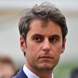 Gabriel Attal lors de la cérémonie de commémoration du génocide arménien de 1915 à Paris le 24 avril 2025. © Christian Liewig / Bestimage