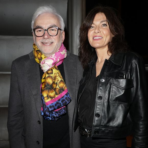 Exclusif - Pascal Praud et sa femme Catherine - Célébrités assistent au spectacle "Authentique" de Ary Abittan à la Cigale à Paris les 18, 19, 22 et 23 février 2025. © Coadic Guirec/Bestimage