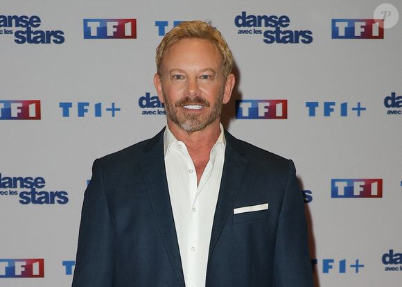 Il a participé à la quatrième saison de la version américaine avec la danseuse Cheryl Burke

Ian Ziering - Photocall de lancement de la saison 2026 de "Danse avec les stars" (DALS) au siège de TF1 à Boulogne-Billancourt le 18 décembre 2025. © Coadic Guirec/Bestimage
