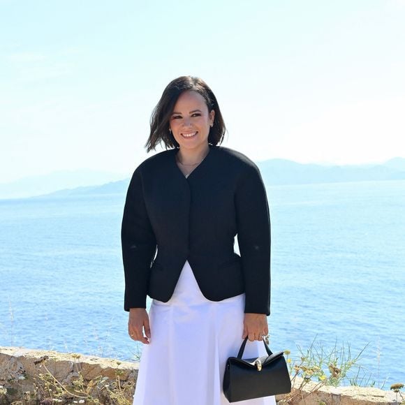 Alizée participe à la séance photo « Le Bonheur By Jacquemus » au Phare de la Pietra, en Corse, le 29 juin 2026 à L'Île-Rousse, en France. Photo de Franck Castel/ABACAPRESS.COM