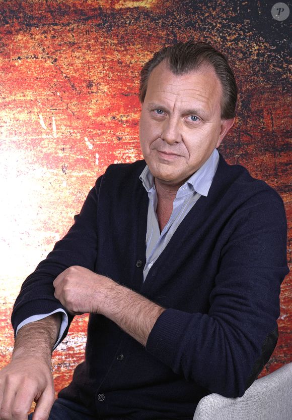 Junior raconte sa première réaction : " J’ai eu une petite larme… surtout à cause du regard de la maman à la fin du spot"

Portraits de Claude François Junior lors de l'enregistrement de l'émission "Chez Jordan de Luxe" à Paris le 6 mars 2024.

© Cédric Perrin / Bestimage