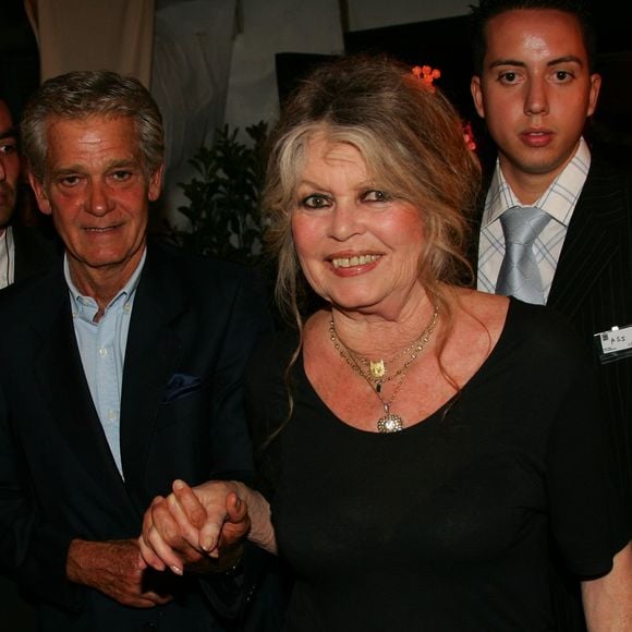 Archives - Brigitte Bardot et son mari Bernard d'Ormale lors de la 6ème édition du Festival de la fiction TV à Saint-Tropez, le 18 septembre 2004. © Frédéric Piau/Bestimage