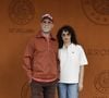 De nombreuses autres personnalités comme Éric Cantona et Rachida Brakni avec leur fille, ou encore Pascal Praud et sa compagne ont fait le déplacement.
Eric Cantona et sa femme Rachida Brakni lors des Internationaux de France de Tennis de Roland Garros 2025, à Paris, France, le 7 juin 2025.
© Cyril Moreau / Bestimage