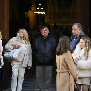 Lors de ses obsèques organisées le 13 janvier 2026 à la cathédrale Sainte-Réparate de Nice, Jean-Pierre Foucault était présent aux côtés de sa compagne pour lui rendre un dernier hommage. 

Jean-Pierre Foucault et son épouse Evelyn Jarre lors de la cérémonie d'enterrement de la présentatrice de télévision Evelyne Leclercq à la cathédrale Sainte-Réparate de Nice, France, le 13 janvier 2026. Elle est décédée le 30 décembre 2025 (à l'âge de 74 ans) à Grasse. Photo par Laurent Coust/ABACAPRESS.COM