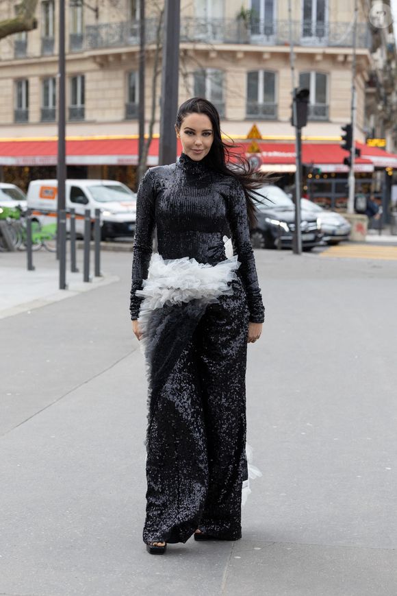 Nabilla - célébrités à l'arrivée du défilé Rahul Mishra lors de la Paris Fashion Week - Haute Couture Printemps / Ete 2025 , Paris, France, 27 Janvier 2025. © Jeremy Melloul / Bestimage