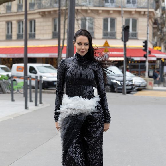 Nabilla - célébrités à l'arrivée du défilé Rahul Mishra lors de la Paris Fashion Week - Haute Couture Printemps / Ete 2025 , Paris, France, 27 Janvier 2025. © Jeremy Melloul / Bestimage