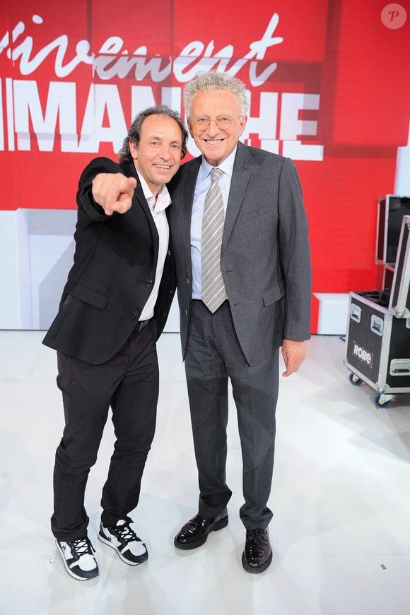 Exclusif - Nelson Monfort  et Philippe Candeloro - Enregistrement de l'émission "Vivement dimanche" au studio Gabriel, présentée par M.Drucker, et diffusée sur France 3 le 22 juin 2025. 
© Guillaume Gaffiot / Bestimage