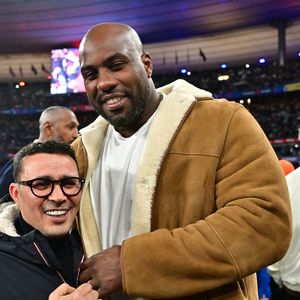 Brahim Asloum et Teddy Riner au match de rugby du Tournoi des Six Nations France contre Angleterre au Stade de France à Saint-Denis le 14 mars 2026. © Christian Liewig / Bestimage