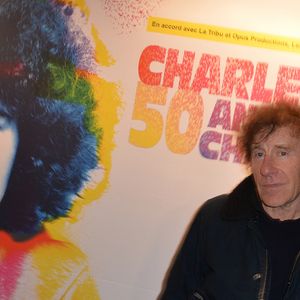 Alain Souchon - Photocall du concert "Charlebois, 50 ans en chansons" au théâtre Bobino à Paris le 11 avril 2016. Le chanteur Robert Charlebois célèbre ses cinquante ans de chanson sur scène. © Veeren/Bestimage