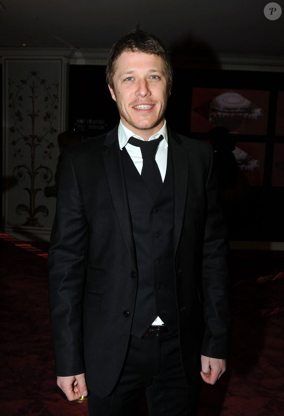 Jean-Edouard Lipa arrive à la première de la nouvelle pièce de Sam Mendes 'As You Like It' d'après Shakespeare au Théâtre Marigny à Paris, France le 14 avril 2010. Photo by Kis Derdei/ABACAPRESS.COM