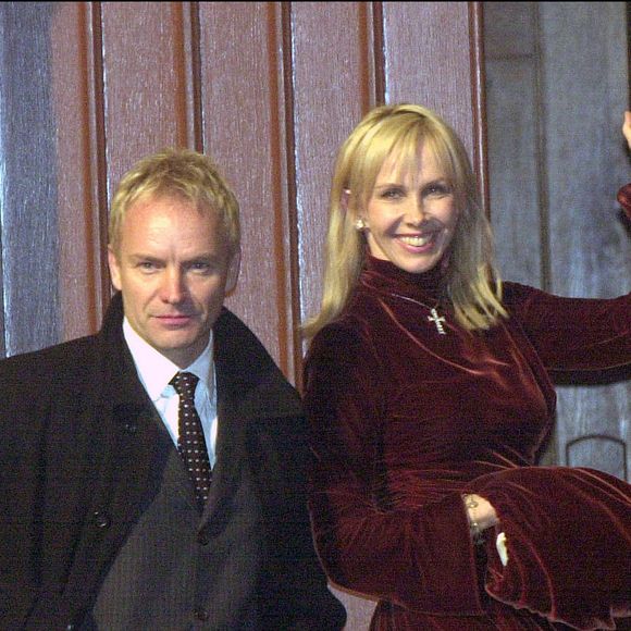 Le 21 décembre 2000, Sting et sa femme Trudie Styler devant la cathédrale de Dornoch après le baptême de Rocco, le fils de Madonna. © John Paul/LFI/ABACA