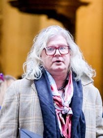 Pierre-Jean Chalençon : Son sublime palais Vivienne vendu à Paris pour une somme importante, il sort du silence et ne compte pas en rester là