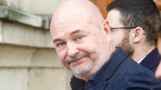 "Tout s'est arrêté en un claquement de doigts" : 6 semaines auront suffi... Cauet fait le point après un tournant de sa vie