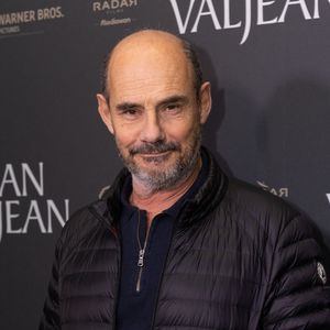 Bernard Campan et son épouse Anne Campan vivent une vie discrète et paisible en dehors de Paris depuis plus de trente ans.

Bernard Campan à la première du film "Jean Valjean" au cinéma Publicis à Paris.

© Julien Sarkissian / Bestimage