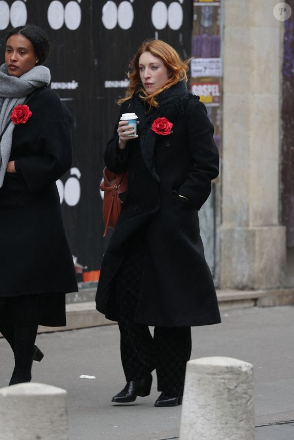Sarah Stern arrive à la cérémonie d'enterrement de Catherine Laborde à l'église Saint-Roch à Paris, France, le 6 février 2025. Photo by Nasser Berzane/ABACAPRESS.COM