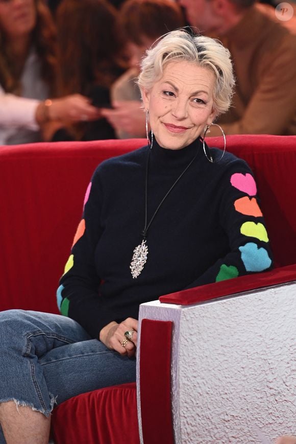 Exclusif - Lio - Enregistrement de l'émission Vivement dimanche au studio Rive gauche , presentée par Michel Drucker . Diffusion sur France 3 le 30 novembre 2025. © Guillaume Gaffiot / Bestimage