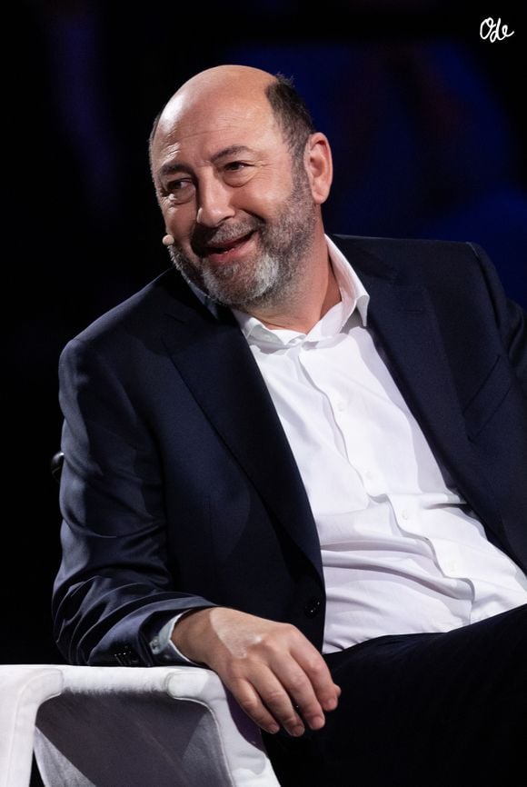 Exclusif - Kad Merad lors de l'enregistrement de l'émission "La chanson secrète N°14", présentée par Nikos Aliagas et diffusée le 26 décembre sur TF1, à Paris le 9 décembre 2025. © Jacovides-Moreau/Bestimage