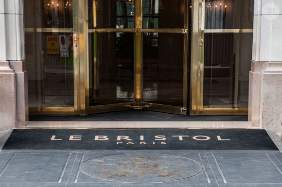 Illustration de l'hôtel 5 étoiles, Le Bristol - Illustrations des magasins et hôtels de luxe à Paris. Le 4 août 2015
©Agence / Bestimage