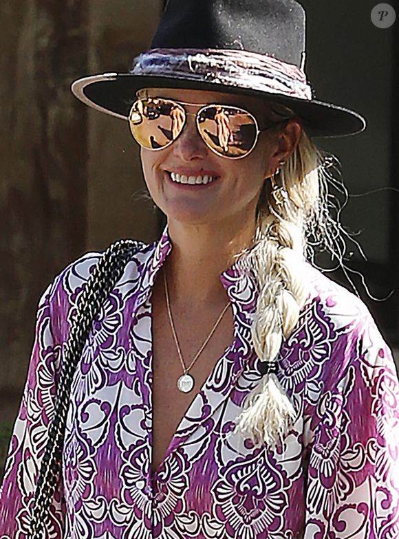 Laeticia Hallyday est allée déjeuner avec Marilyne Issartier et Marine (l'ex femme de son compagnon Pascal Balland) au restaurant "Kiff Kafe" à Los Angeles le 2 octobre 2019.

Agence / Bestimage