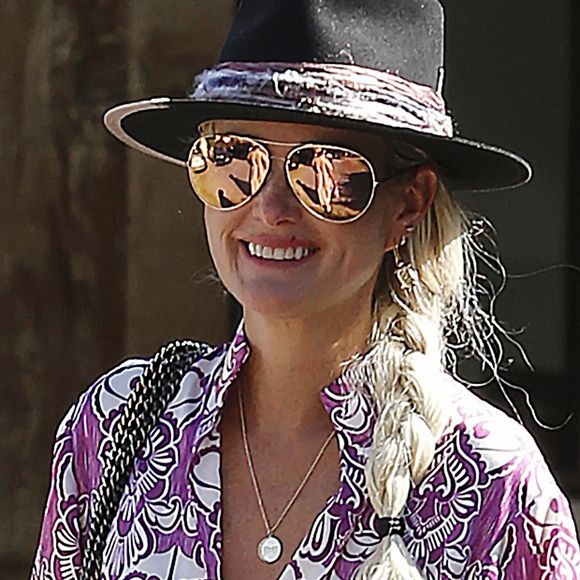 Laeticia Hallyday est allée déjeuner avec Marilyne Issartier et Marine (l'ex femme de son compagnon Pascal Balland) au restaurant "Kiff Kafe" à Los Angeles le 2 octobre 2019.

Agence / Bestimage